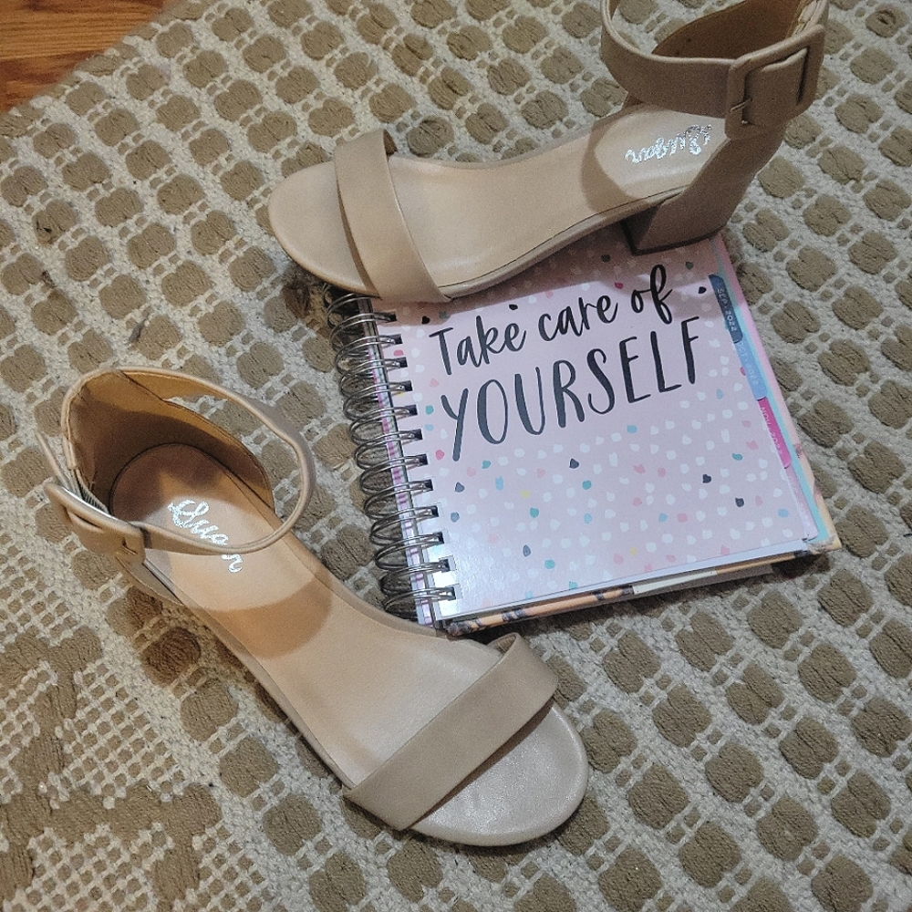 Nwt Mattie II Sandal by Sugar